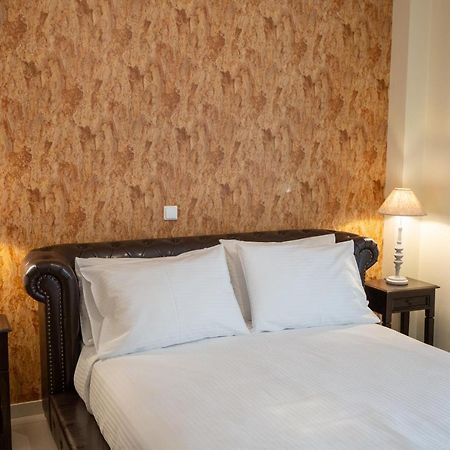V Luxury Apartment 1 Ioannina Bagian luar foto