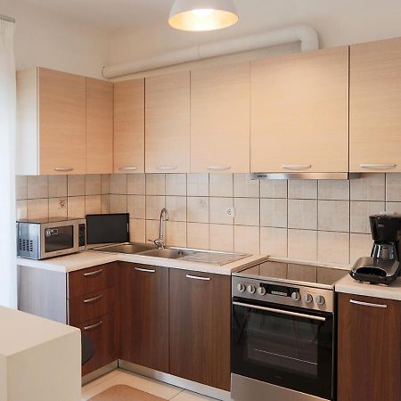 V Luxury Apartment 1 Ioannina Bagian luar foto