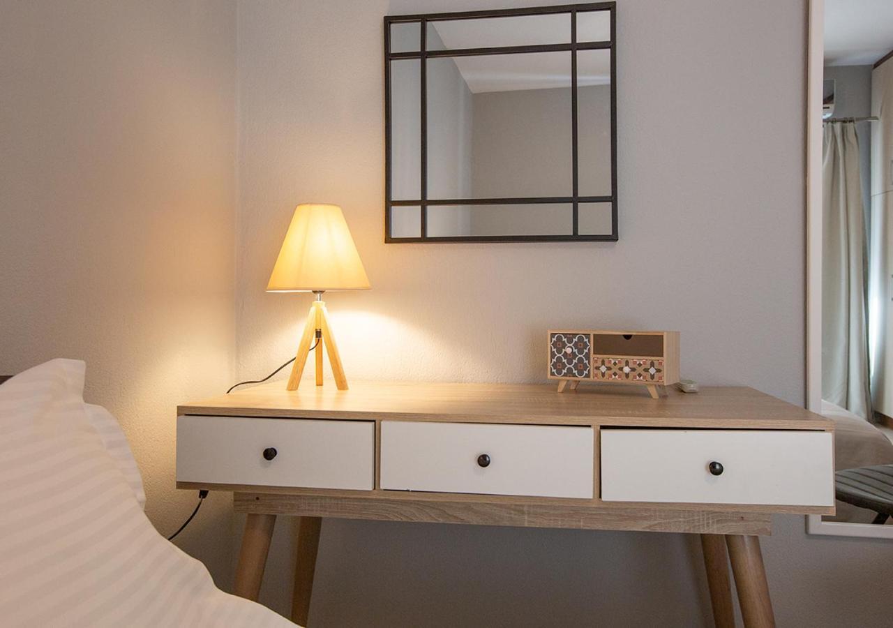 V Luxury Apartment 1 Ioannina Bagian luar foto