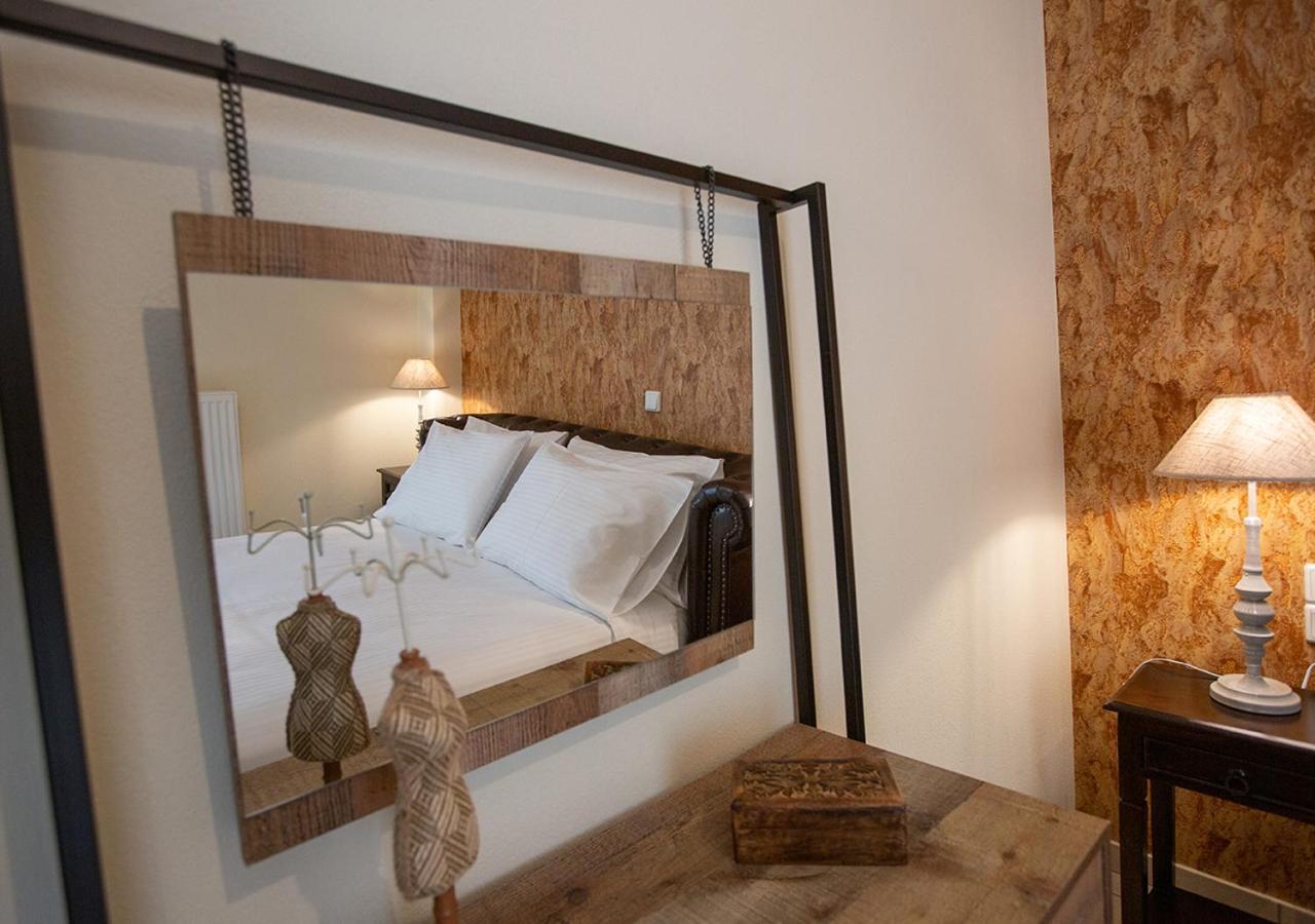 V Luxury Apartment 1 Ioannina Bagian luar foto