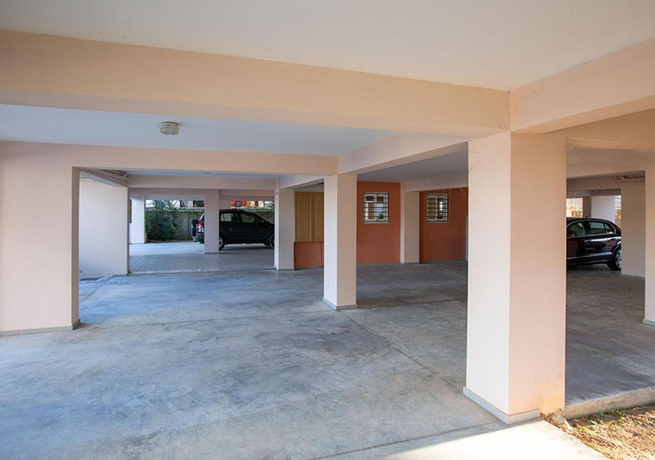 V Luxury Apartment 1 Ioannina Bagian luar foto